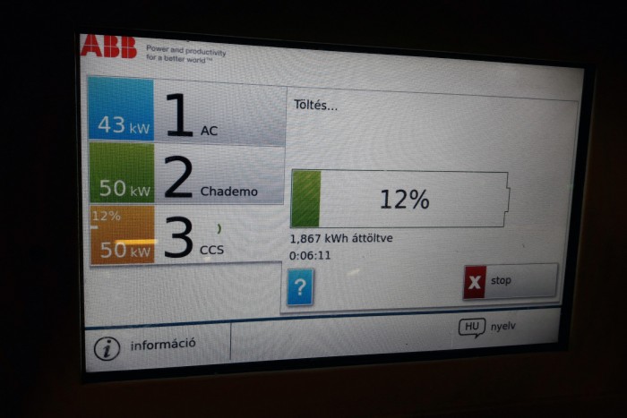 Csillagjegye: konnektor – Mercedes CLA 250e teszt 127 Csillagjegye: konnektor – Mercedes CLA 250e teszt 127