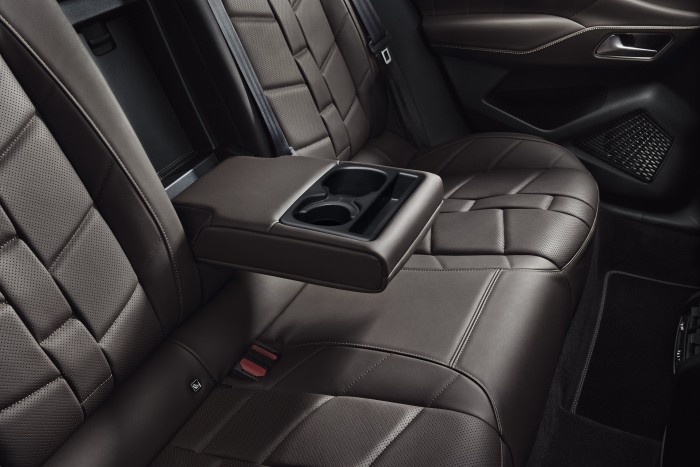 Dívaként nyit a francia prémium crossover 7 | Vezess Dívaként nyit a francia prémium crossover 7