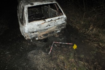 Menet közben kigyulladt a kocsija, erre kiszállt, otthagyta, és hazament