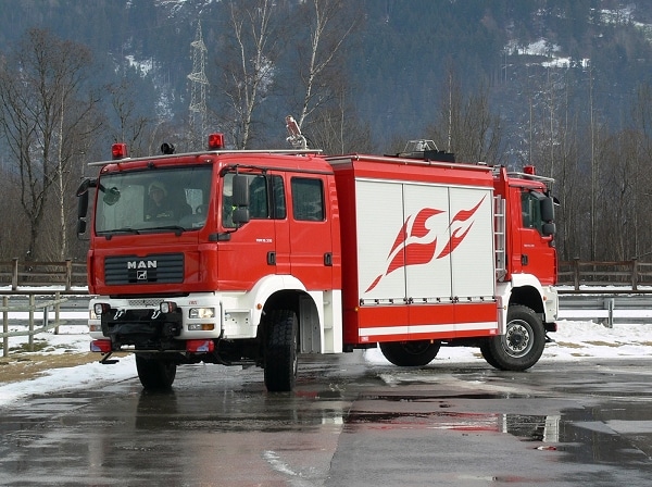 Különleges kétfejű tűzoltóautó szolgál Kínában 1