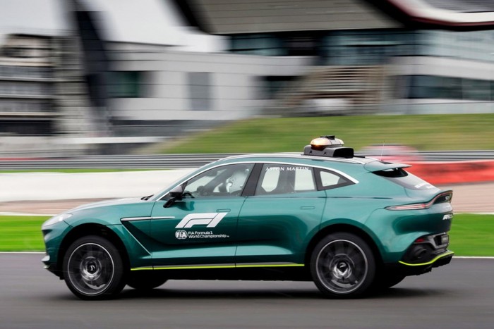 Ilyen lesz az F1 új biztonsági autója 2