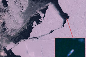 Körbehajózta a gigantikus antarktiszi jéghegyet egy kutatóhajó