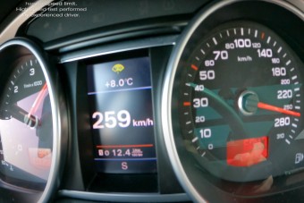 Így küldi a pokolba a V12-es TDI motor az Audi Q7-est