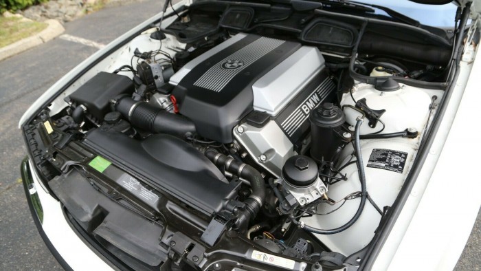 Egy boldogabb kort idéz meg ez 21 éves, tökéletes BMW 3 | Vezess Egy boldogabb kort idéz meg ez 21 éves, tökéletes BMW 3