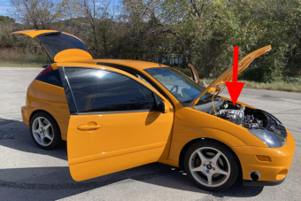 Egy amerikai vadló lakik ennek a Ford Focusnak a bőre alatt