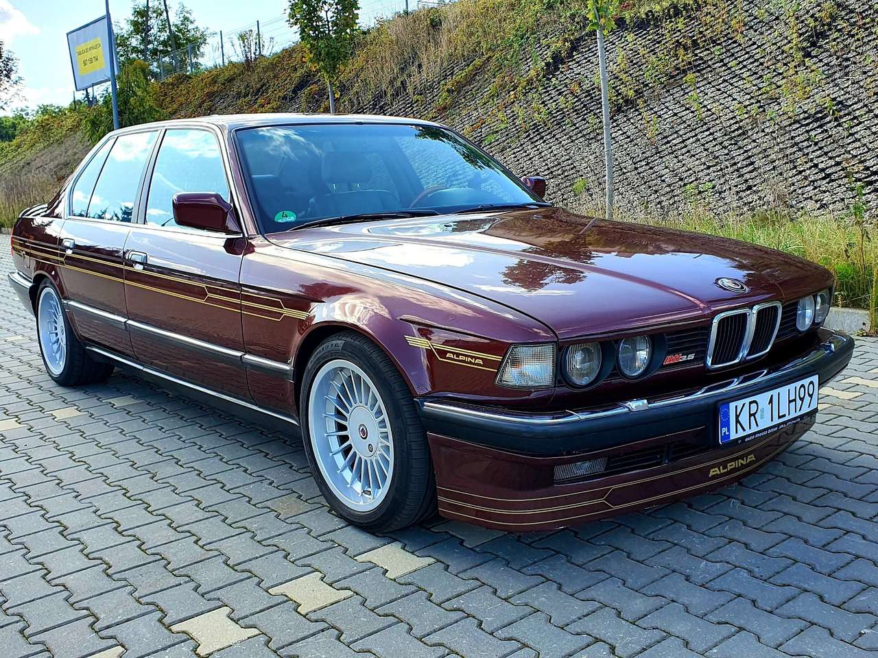 Ez az Alpina B11 a tökéletes nagy öreg BMW hosszú utakhoz 1
