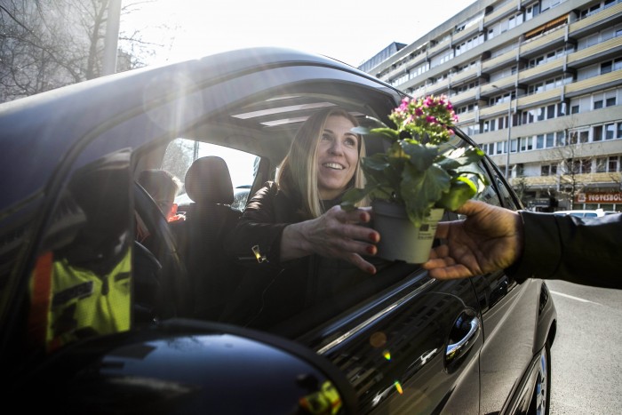 Ajándékot osztogattak itthon a rendőrök 5