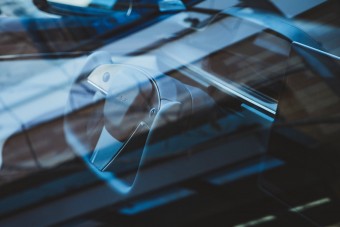 Űrhajókormányt kapnak a Teslák!