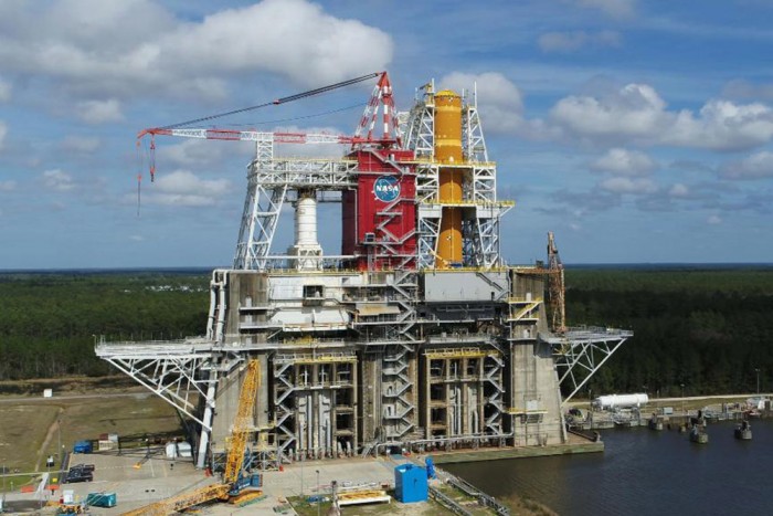 Sikeresen tesztelték a legnagyobb űrrakétát