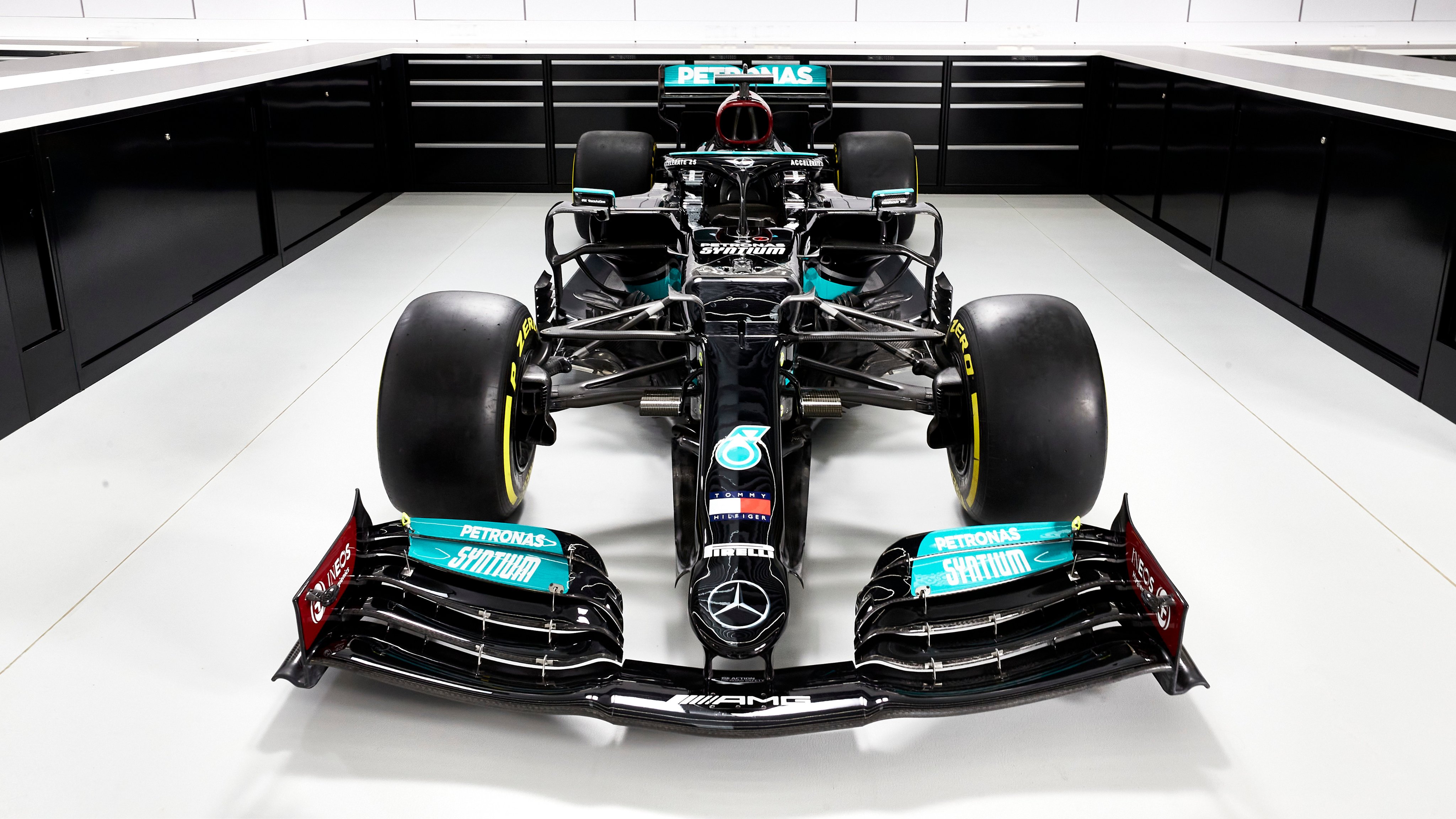F1: Látványos változás a Mercedes új autóján 10