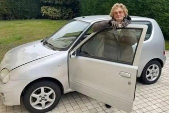 62 évet vezetett baleset nélkül, örökre ingyen biztosítást kapott