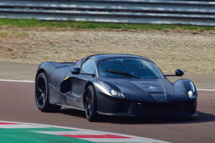 Rejtélyes Ferrarit tesztelnek, ezt tudni róla