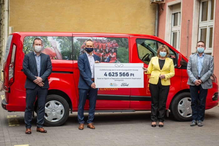 A Ford több milliót gyűjtött beteg gyerekeknek