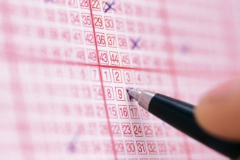 Milliárdos vagyont dobott el a magyar lottónyertes