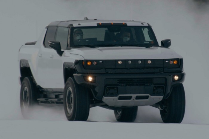 Visszahívták az összes elektromos Hummert