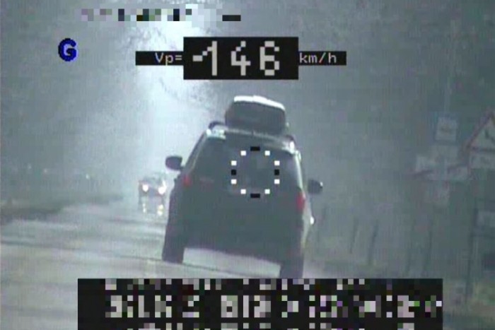 Lakott területen belül tépett 150-nel egy BMW-s