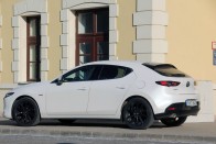 Van baja, de megigéz – Teszten a Mazda3 a benzines csodamotorral 60