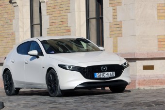 Van baja, de megigéz - Teszten a Mazda3 a benzines csodamotorral