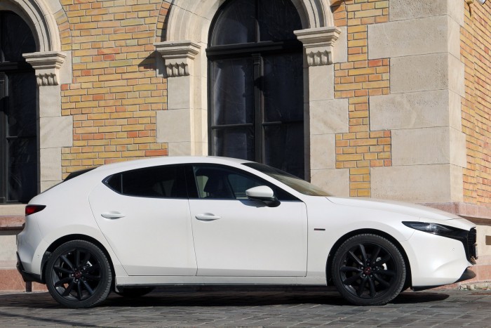 Van baja, de megigéz – Teszten a Mazda3 a benzines csodamotorral 1 Van baja, de megigéz – Teszten a Mazda3 a benzines csodamotorral 1