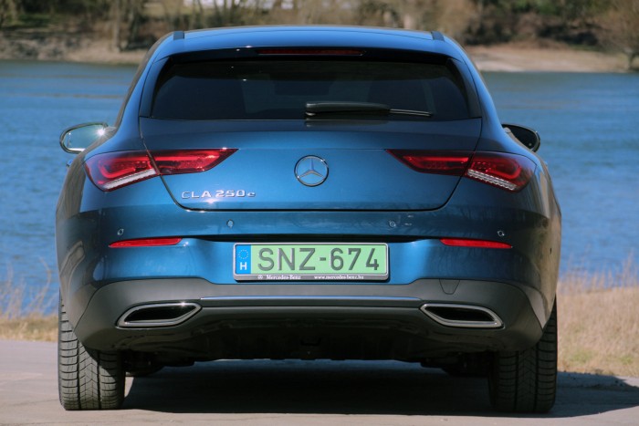 Csillagjegye: konnektor – Mercedes CLA 250e teszt 131 Csillagjegye: konnektor – Mercedes CLA 250e teszt 131