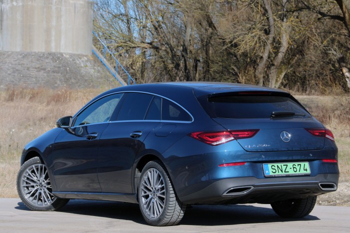 Csillagjegye: konnektor – Mercedes CLA 250e teszt 123 Csillagjegye: konnektor – Mercedes CLA 250e teszt 123