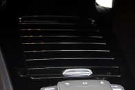 Csillagjegye: konnektor – Mercedes CLA 250e teszt 91
