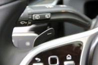 Csillagjegye: konnektor – Mercedes CLA 250e teszt 93