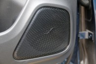 Csillagjegye: konnektor – Mercedes CLA 250e teszt 98