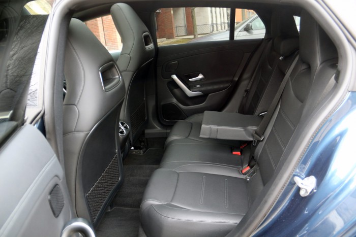 Csillagjegye: konnektor – Mercedes CLA 250e teszt 122 Csillagjegye: konnektor – Mercedes CLA 250e teszt 122