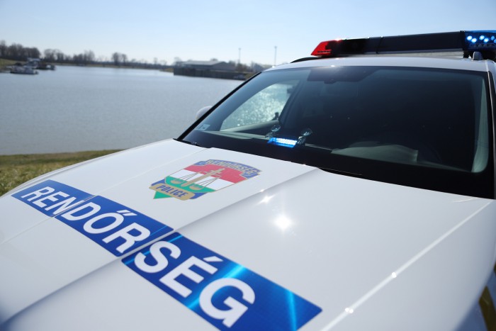 Így lesz rendőrautó egy SUV-ból 36 Így lesz rendőrautó egy SUV-ból 36