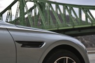 Spúrok kíméljenek! – Vezettük a 112 milliós Bentleyt 124