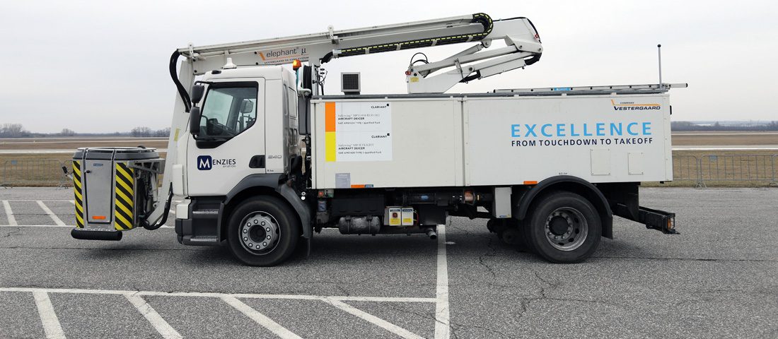 Ezzel harcolnak a budapesti reptéren a jég ellen