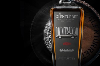 Drága és exkluzív whiskyvel ünneplik a híres sportautót