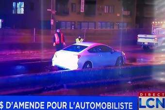 Kráterként nyílt meg a föld, belehajtott az autós