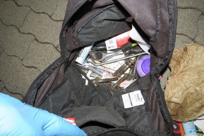 Munka közben zavarták meg a katalizátortolvajokat 1 | Vezess Munka közben zavarták meg a katalizátortolvajokat 1