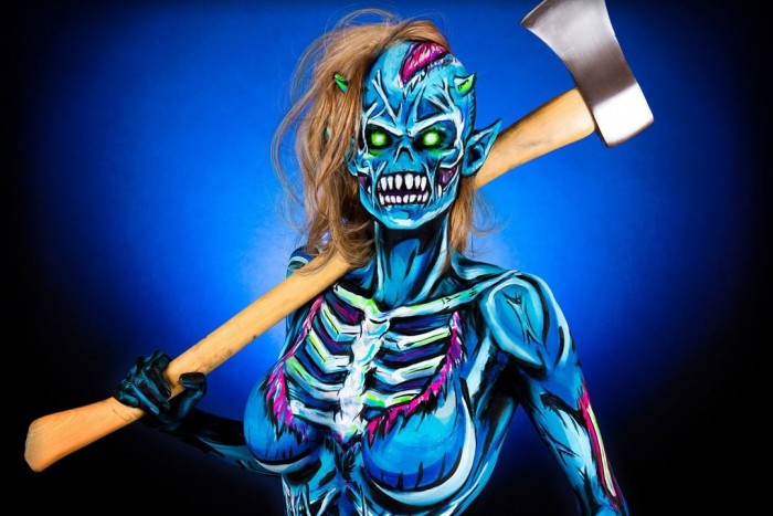 Csúcsra járatta a testfestést ez a nő