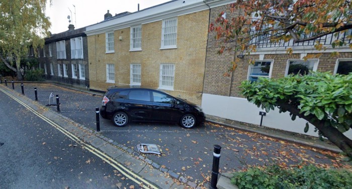 Lakást vehetnénk a drágán eladó parkoló árából 1