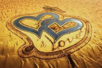 A sivatag közepére építettek tavat Dubajban