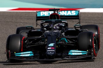 F1: Komoly személyi változás jön a Mercedesnél