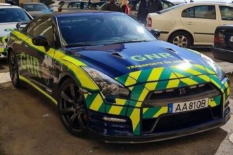 Lefoglalt sportkocsit fogott be a rendőrség, nem is akármire