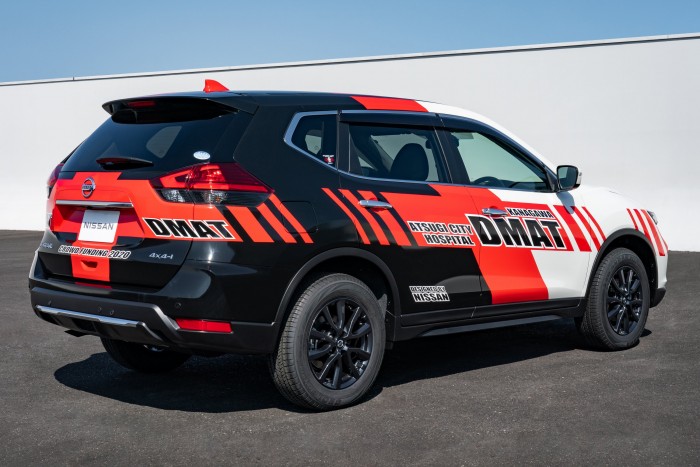 Katasztrófavédelmi terepjárót készített a Nissan 6