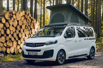 Gyári kempingbusz az Opeltől