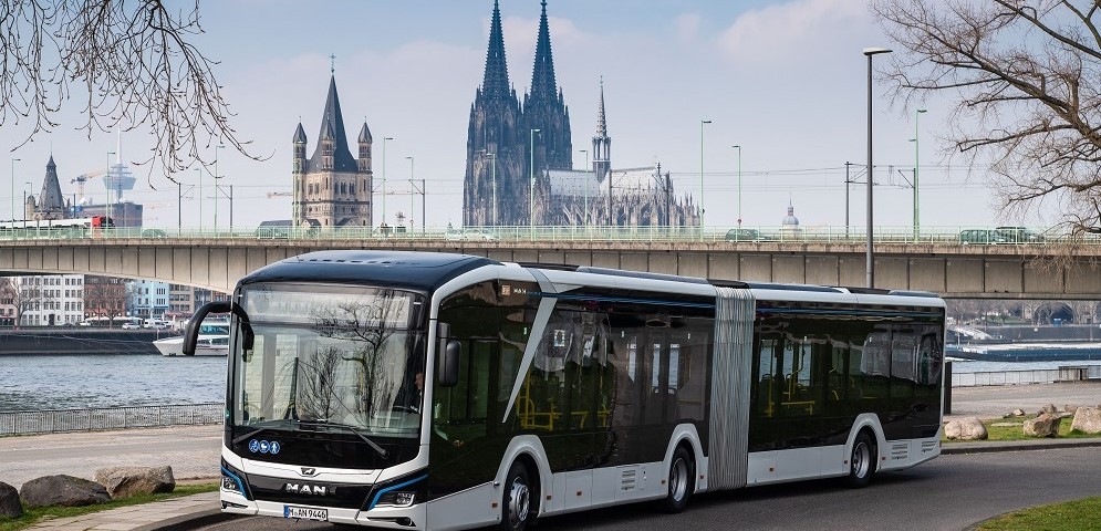 Indul a csuklós MAN elektromos busz sorozatgyártása