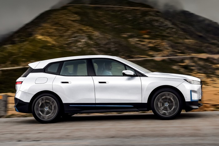 Mindent újraértelmez a BMW villany-terepjárója 7