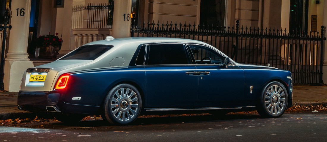 Luxusautó szégyenlős milliárdosoknak