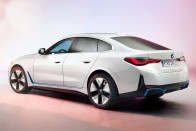 Az M4-esnél is erősebb lesz az elektromos BMW i4 2