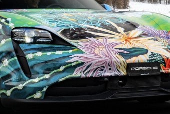 Összepingáltak egy Porschét, csak jót akartak