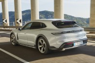 Elektromos terepkombit készített a Porsche 50