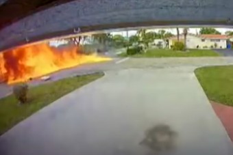 Kisrepülő csapódott egy autóba, hárman életüket vesztették