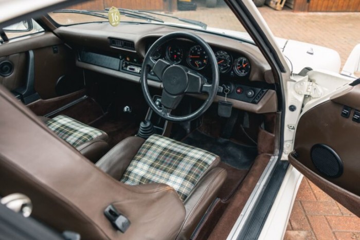 Ez a Porscherossa bizonyítja, hogy a legendák keverése nem mindig jó ötlet 5